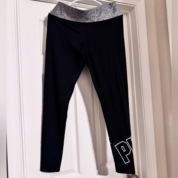 Victoria Secret PINK leggings size Medium. These are so pretty! - Picture 3 of 4